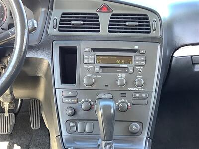 2002 Volvo V70 T5   - Photo 23 - Escondido, CA 92029