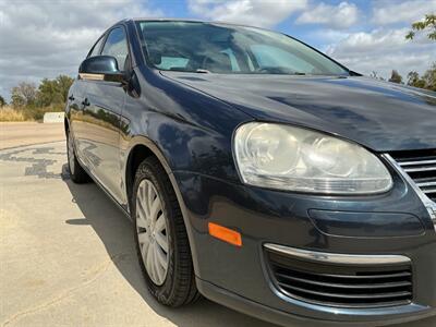 2010 Volkswagen Jetta SE PZEV   - Photo 9 - Escondido, CA 92029