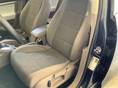 2010 Volkswagen Jetta SE   - Photo 10 - Escondido, CA 92029