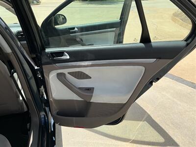 2010 Volkswagen Jetta SE PZEV   - Photo 28 - Escondido, CA 92029