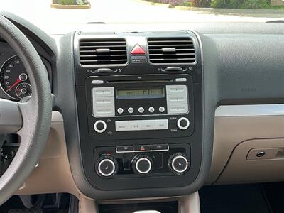 2010 Volkswagen Jetta SE PZEV   - Photo 20 - Escondido, CA 92029