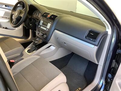 2010 Volkswagen Jetta SE   - Photo 12 - Escondido, CA 92029
