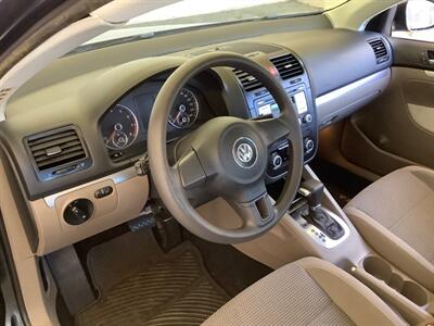 2010 Volkswagen Jetta SE   - Photo 9 - Escondido, CA 92029