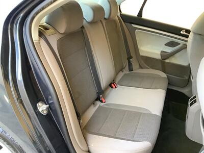 2010 Volkswagen Jetta SE   - Photo 11 - Escondido, CA 92029