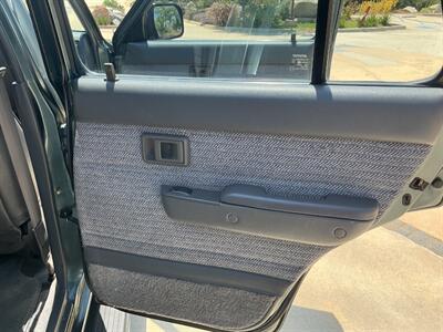 1992 Toyota 4Runner SR5 V6 - Photo 29 - Escondido, CA 92029