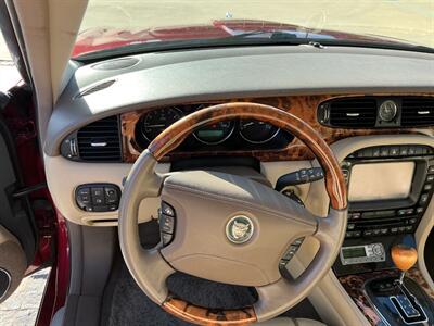 2006 Jaguar XJ8 Vanden Plas   - Photo 19 - Escondido, CA 92029