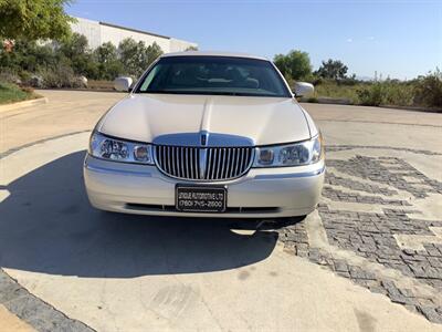 2001 Lincoln Town Car Cartier   - Photo 2 - Escondido, CA 92029