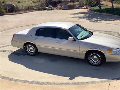 2001 Lincoln Town Car Cartier   - Photo 16 - Escondido, CA 92029