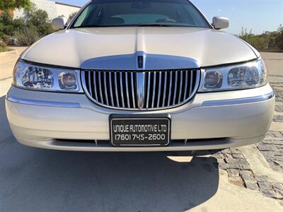 2001 Lincoln Town Car Cartier   - Photo 3 - Escondido, CA 92029