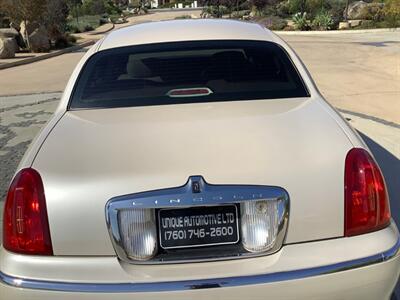 2001 Lincoln Town Car Cartier   - Photo 15 - Escondido, CA 92029