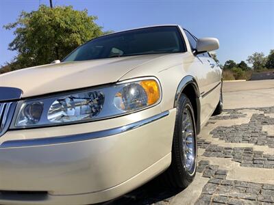 2001 Lincoln Town Car Cartier   - Photo 8 - Escondido, CA 92029