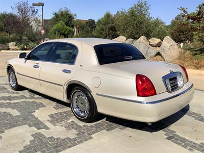 2001 Lincoln Town Car Cartier   - Photo 9 - Escondido, CA 92029