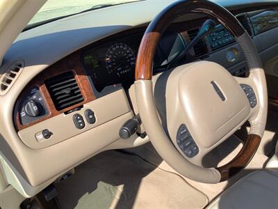 2001 Lincoln Town Car Cartier   - Photo 19 - Escondido, CA 92029