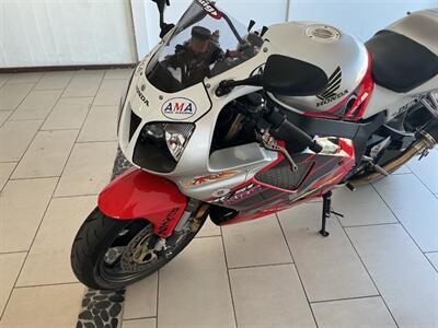 2001 HONDA Rc51   - Photo 5 - Escondido, CA 92029