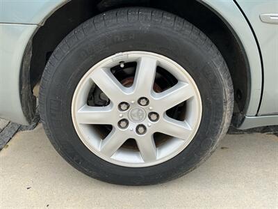 2002 Toyota Avalon XLS   - Photo 37 - Escondido, CA 92029