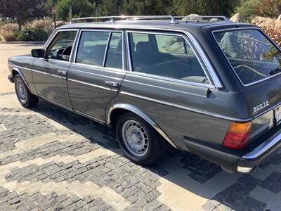 1985 Mercedes-Benz 300 TD   - Photo 13 - Escondido, CA 92029