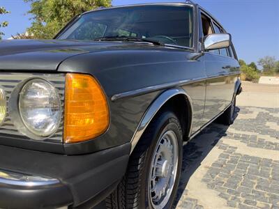 1985 Mercedes-Benz 300 TD   - Photo 8 - Escondido, CA 92029