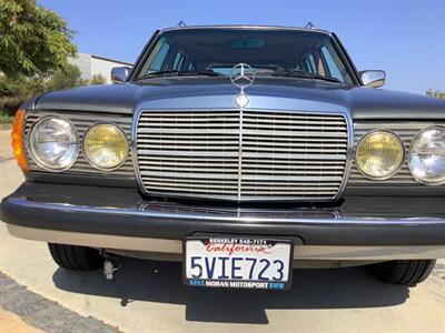 1985 Mercedes-Benz 300 TD   - Photo 3 - Escondido, CA 92029