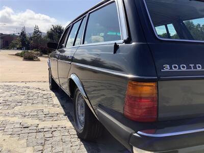 1985 Mercedes-Benz 300 TD   - Photo 14 - Escondido, CA 92029