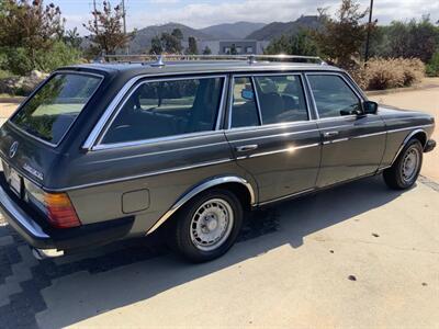 1985 Mercedes-Benz 300 TD   - Photo 11 - Escondido, CA 92029