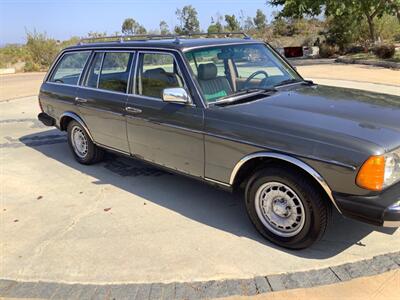 1985 Mercedes-Benz 300 TD   - Photo 9 - Escondido, CA 92029