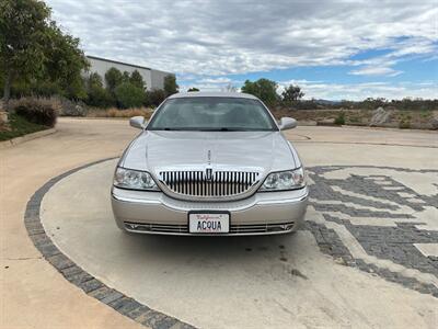 2003 Lincoln Town Car Cartier L - Photo 2 - Escondido, CA 92029