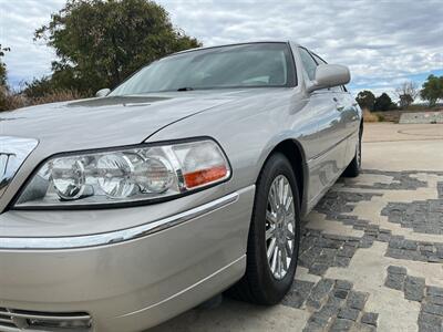 2003 Lincoln Town Car Cartier L - Photo 8 - Escondido, CA 92029