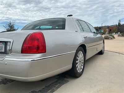 2003 Lincoln Town Car Cartier L - Photo 12 - Escondido, CA 92029