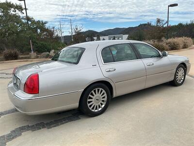 2003 Lincoln Town Car Cartier L - Photo 11 - Escondido, CA 92029