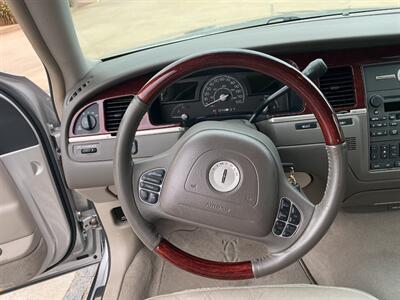 2003 Lincoln Town Car Cartier L - Photo 20 - Escondido, CA 92029