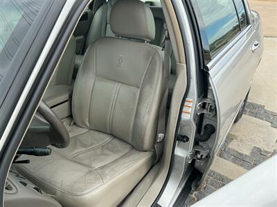 2003 Lincoln Town Car Cartier L - Photo 25 - Escondido, CA 92029