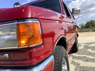 1991 Ford Bronco Silver Anniversary Edition   - Photo 10 - Escondido, CA 92029