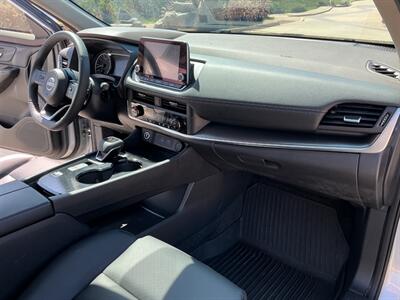 2023 Nissan Rogue SV  premium pckg - Photo 24 - Escondido, CA 92029