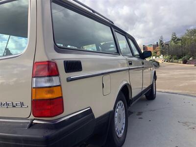 1987 Volvo 240 DL  Wagon - Photo 13 - Escondido, CA 92029