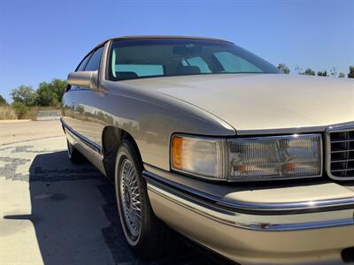 1995 Cadillac DeVille   - Photo 8 - Escondido, CA 92029