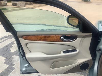 2004 Jaguar XJ8 Vanden Plas   - Photo 26 - Escondido, CA 92029