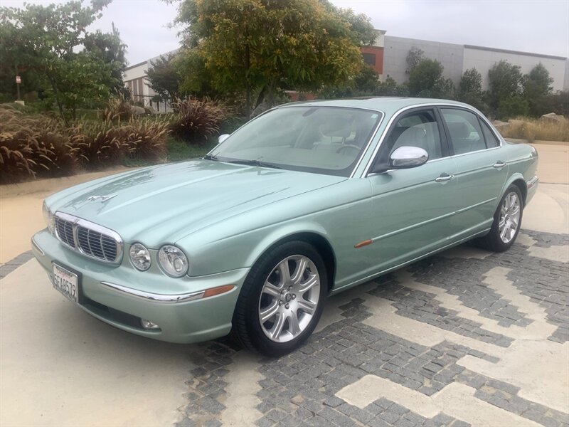 2004 Jaguar XJ8 Vanden Plas  