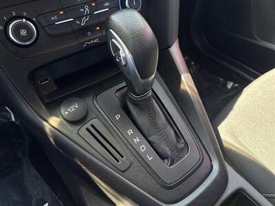 2018 Ford Focus SE   - Photo 10 - Pittsburg, CA 94565