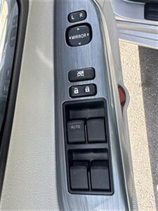 2012 Toyota Camry Hybrid XLE   - Photo 12 - Pittsburg, CA 94565