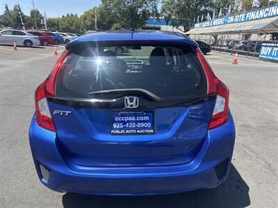 2015 Honda Fit LX   - Photo 17 - Pittsburg, CA 94565-2812