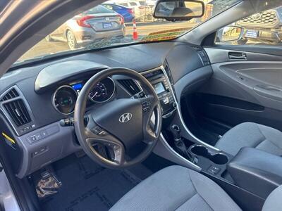 2014 Hyundai SONATA Hybrid   - Photo 2 - Pittsburg, CA 94565-2812