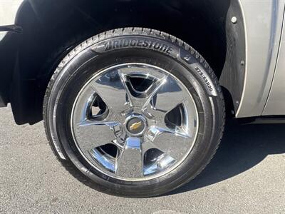 2009 Chevrolet Silverado 1500 LTZ   - Photo 12 - Pittsburg, CA 94565-2812