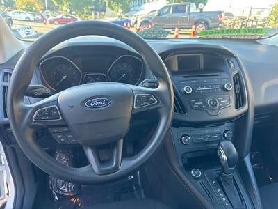 2017 Ford Focus SE   - Photo 7 - Pittsburg, CA 94565-2812