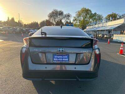 2017 Toyota Prius Four Touring   - Photo 20 - Pittsburg, CA 94565-2812