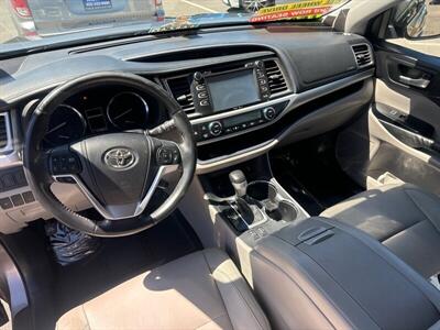 2014 Toyota Highlander XLE   - Photo 2 - Pittsburg, CA 94565-2812