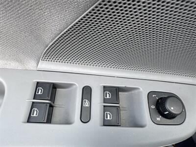 2008 Volkswagen Rabbit S PZEV   - Photo 9 - Pittsburg, CA 94565