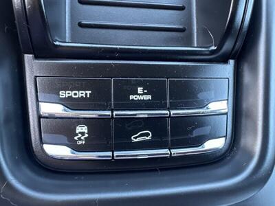 2012 Porsche Cayenne S Hybrid   - Photo 15 - Pittsburg, CA 94565-2812