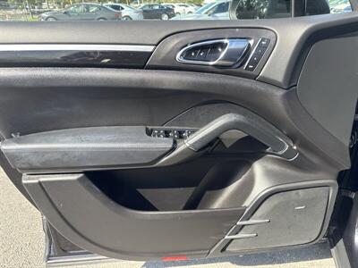 2012 Porsche Cayenne S Hybrid   - Photo 13 - Pittsburg, CA 94565-2812