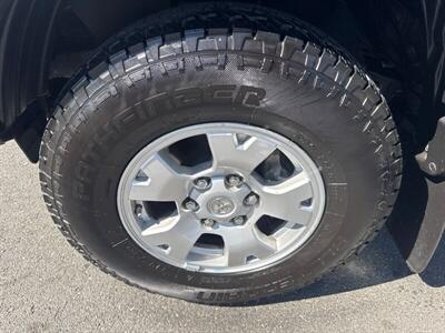2012 Toyota Tacoma PreRunner V6   - Photo 5 - Pittsburg, CA 94565-2812