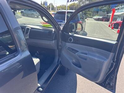 2012 Toyota Tacoma PreRunner V6   - Photo 23 - Pittsburg, CA 94565-2812